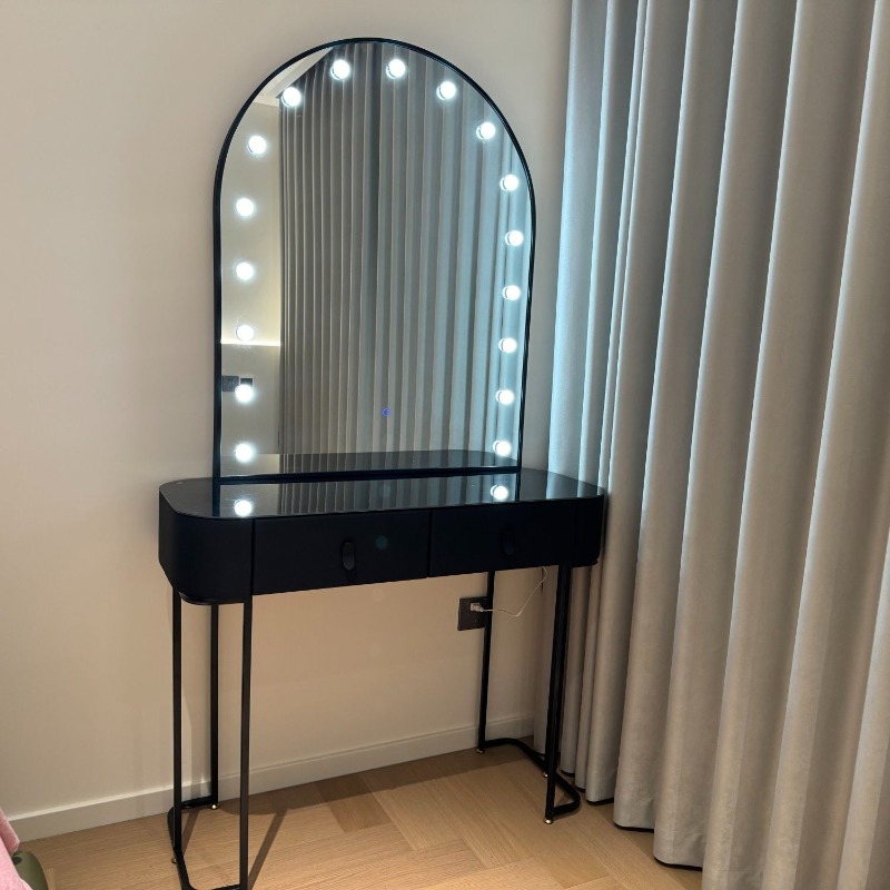 Beauty Makeup Bridal - dressing table, special studio makeup mirror